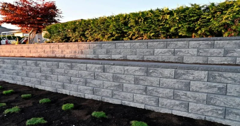 Retaining Wall Installer